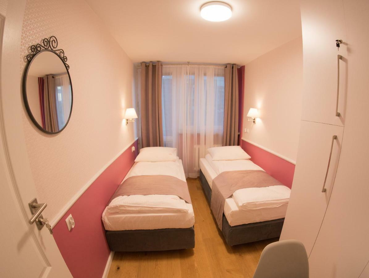 Apartament Hotel Grzybowska 9 Warsaw Exterior photo